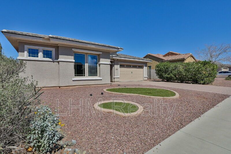 *Coming Soon* Luxurious 4 Bedroom Home with Pool, Fireplace, and Wine Cooler in Peoria, AZ property image
