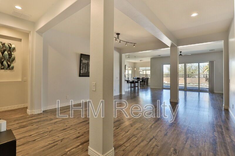 *Coming Soon* Luxurious 4 Bedroom Home with Pool, Fireplace, and Wine Cooler in Peoria, AZ property image