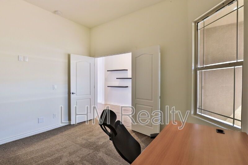 *Coming Soon* Luxurious 4 Bedroom Home with Pool, Fireplace, and Wine Cooler in Peoria, AZ property image