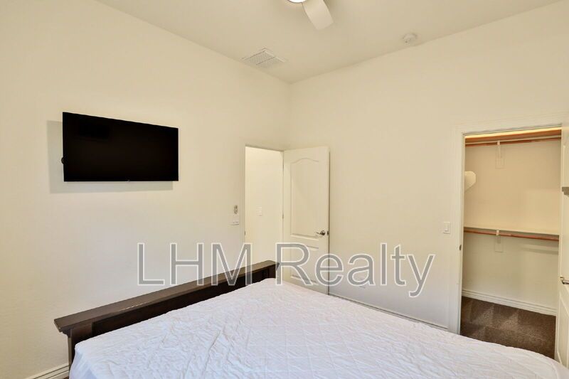 *Coming Soon* Luxurious 4 Bedroom Home with Pool, Fireplace, and Wine Cooler in Peoria, AZ property image